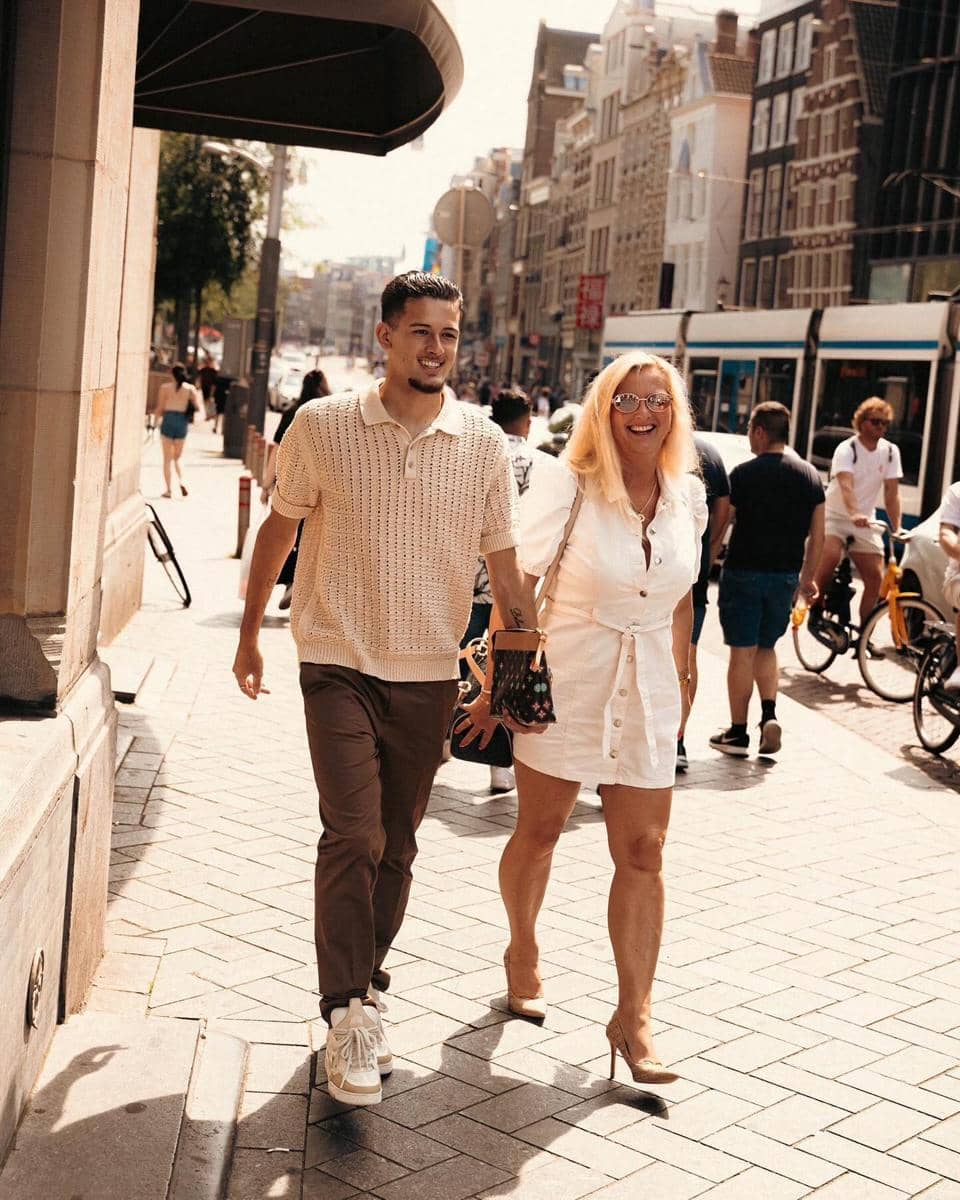 Justin Hubner dan Ibu