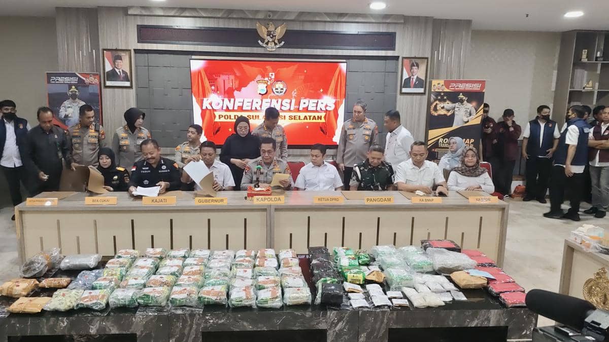 Polda Sulsel menyita 70,2 kg sabu dalam pengungkapan 1.175 kasus narkoba. (IDN Times/Darsil Yahya)
