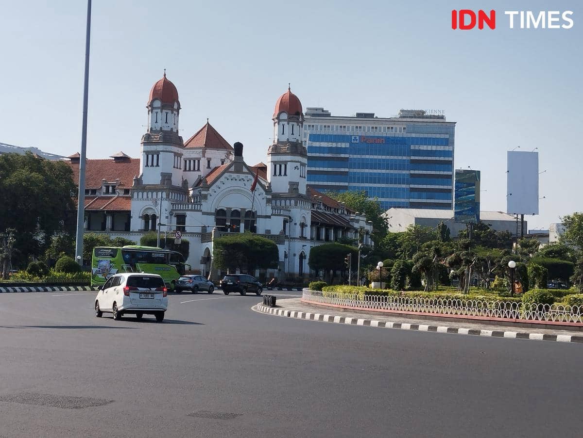 Ilustrasi lanskap Lawang Sewu di Kota Semarang. (IDN Times/Dhana Kencana)