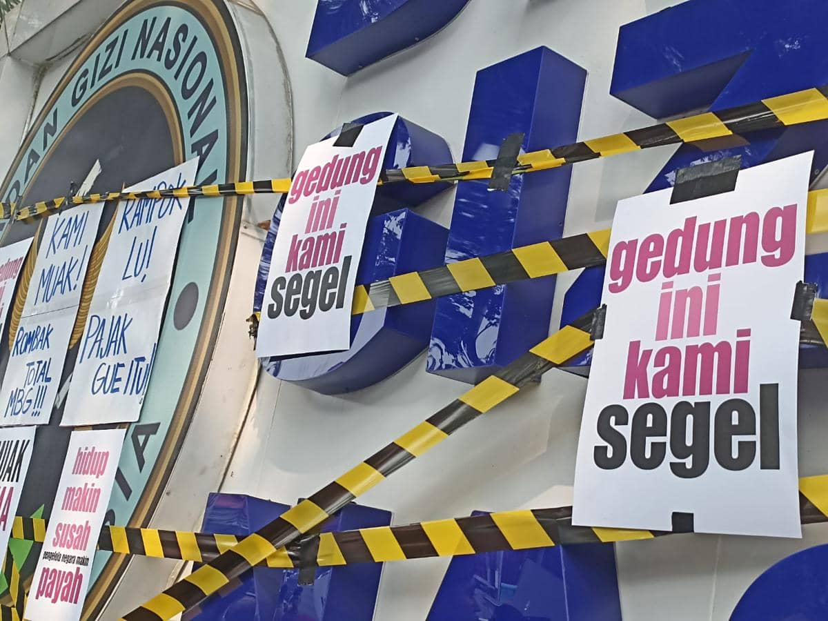 Massa Demo Segel Kantor BGN, Soroti Pengadaan di Program MBG