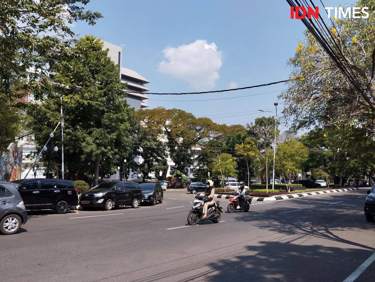 Cuaca Semarang Sabtu: Pagi Panas Terik, Siang Hujan Ringan Mengintai Lur!