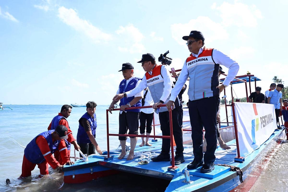 Pertamina Luncurkan Kapal Pintar Pembersih Sampah Laut Berbasis AI