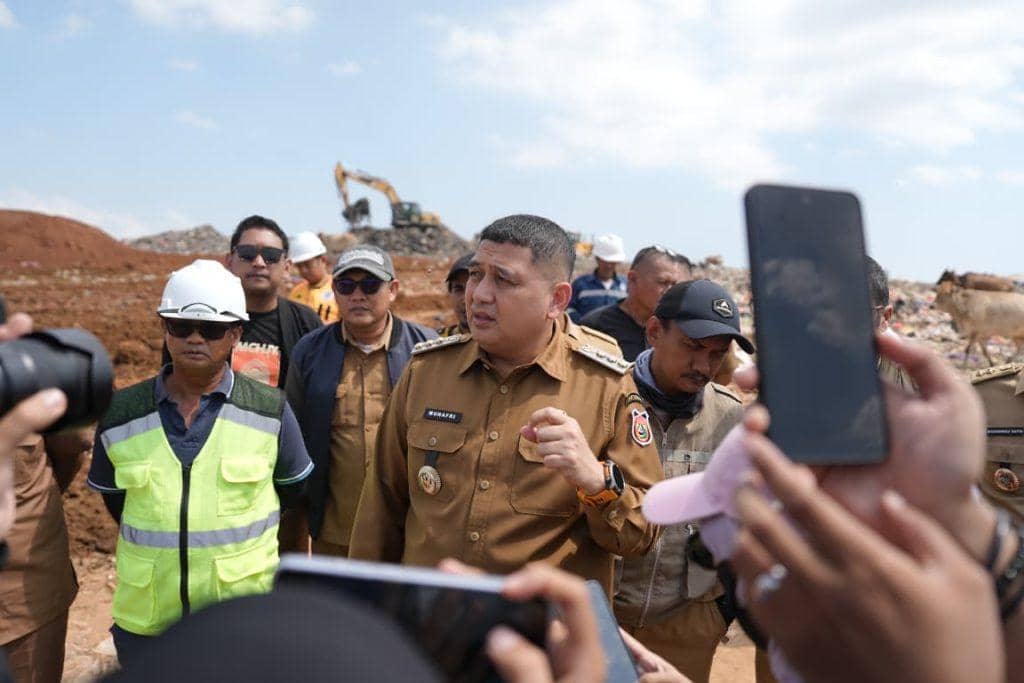 Wali Kota Makassar, Munafri Arifuddin, saat meninjau progres pembenahan dan penimbunan TPA Antang di Kecamatan Manggala, Selasa (9/6/2026). (Dok. Humas Pemkot Makassar)