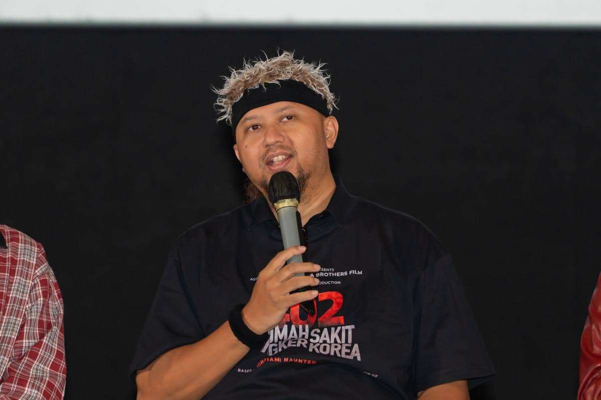 Potret Anggy Umbara dalam press conference 402 Rumah Sakit Angker Korea, Selasa (9/6/2026) (dok. MD Pictures & Umbara Brothers Film)