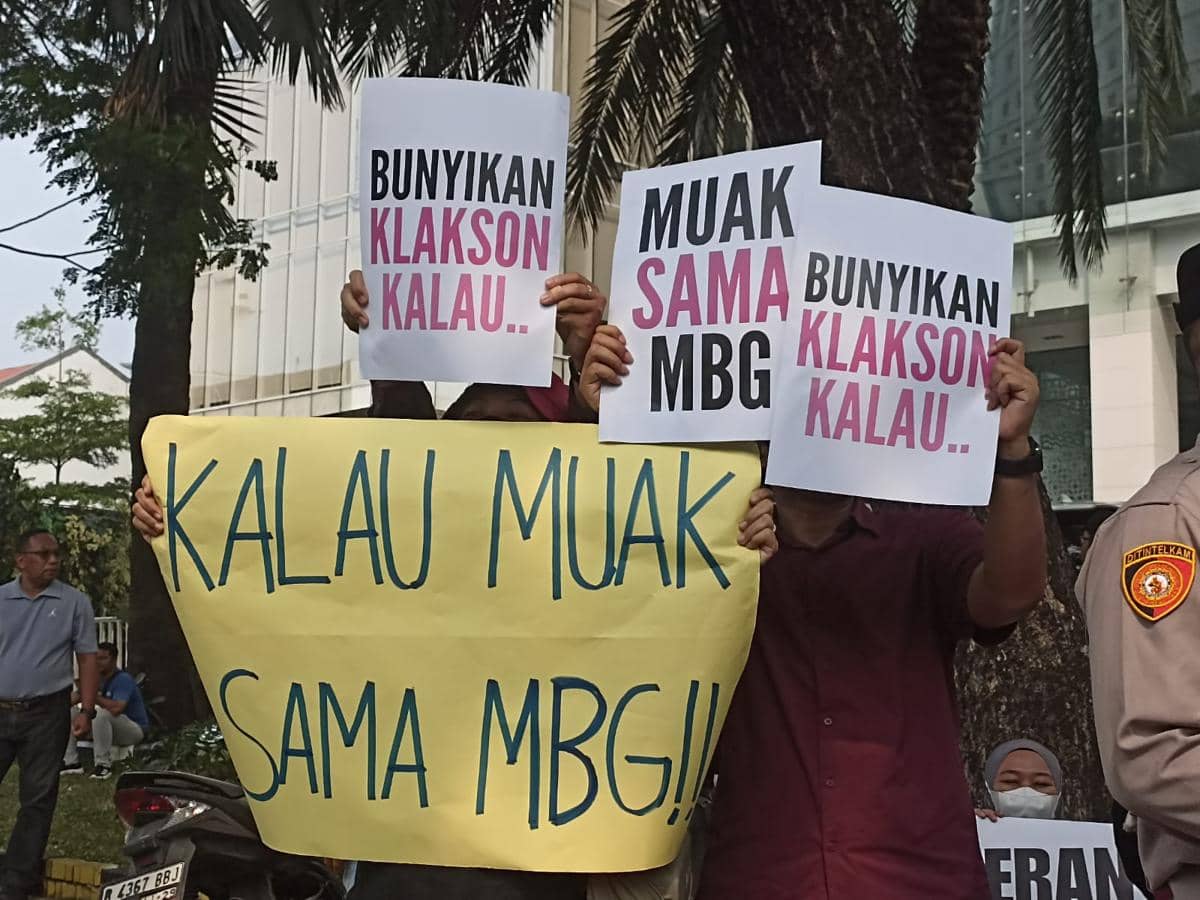 Koalisi Masyarakat Sipil Geruduk Kantor BGN Rabu (10/6/2026).