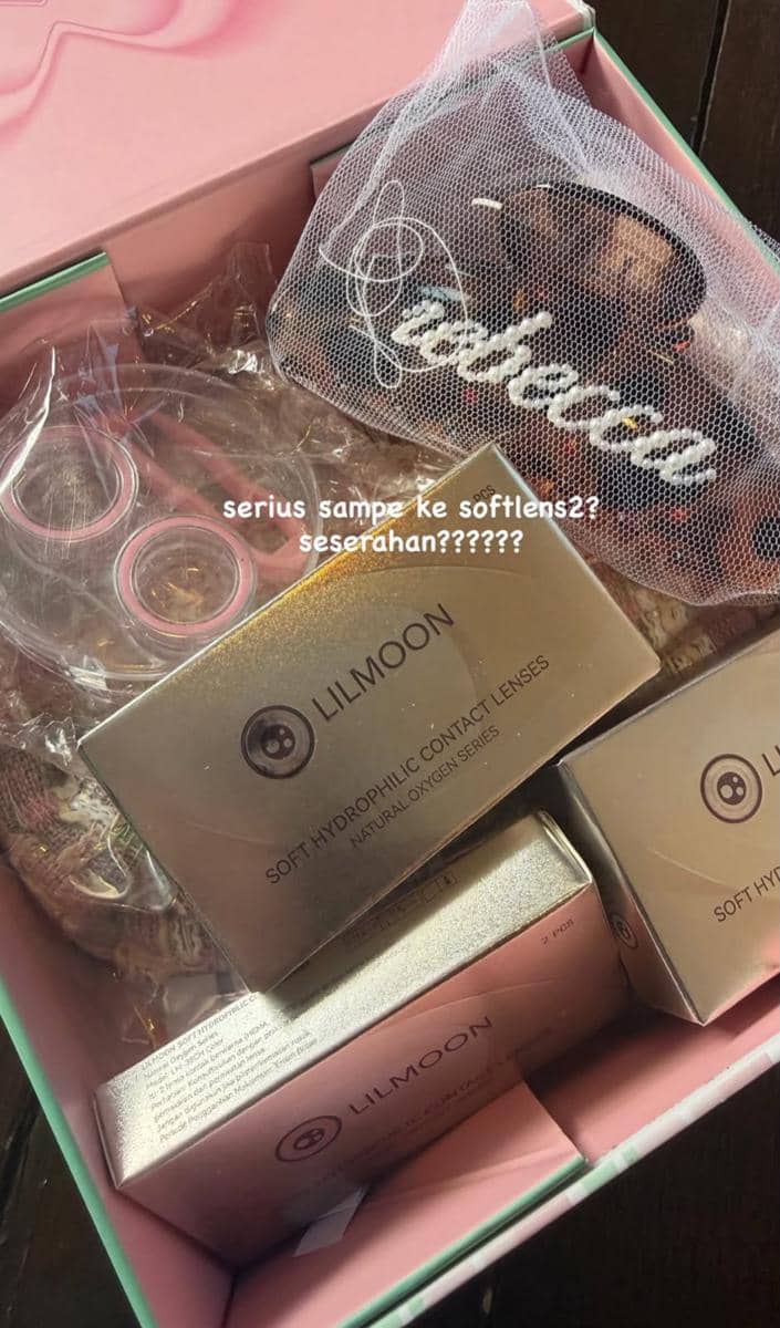 Giftbox Bridesmaid dan Groomsmen Jelang Pernikahan Jennifer Coppen