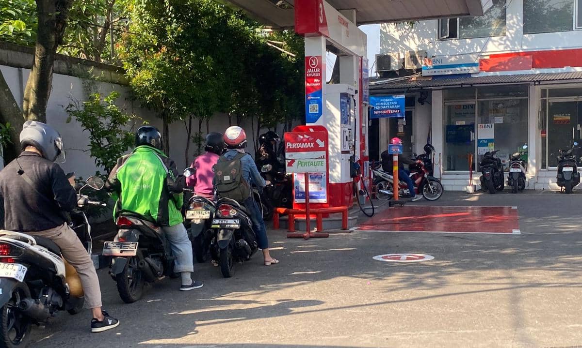 Harga Pertamax Naik, Masyarkat Beralih Pakai Pertalite