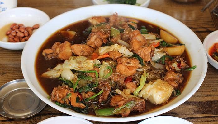 5 Tips Membuat Jjimdak, Semur Ayam Korea yang Kaya Rasa
