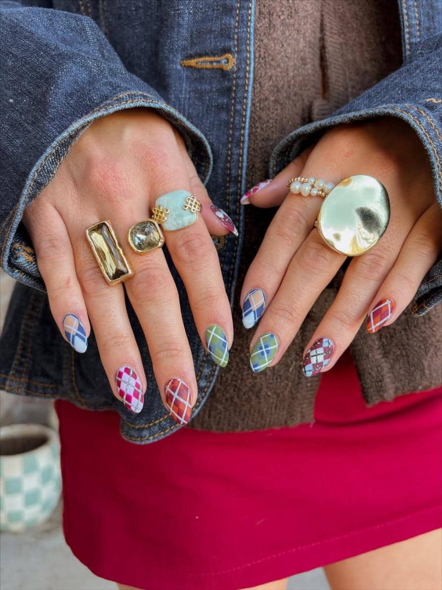 inspirasi nail art motif argyle