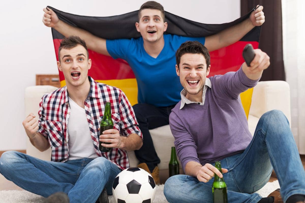 5 Tips Mengadakan Nobar Piala Dunia di Rumah yang Seru
