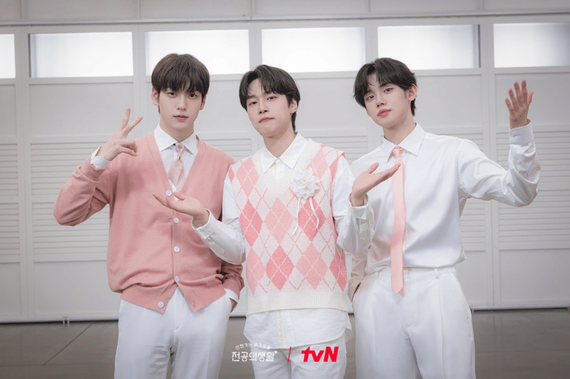 Hi-Boyz di drama Resident Playbook