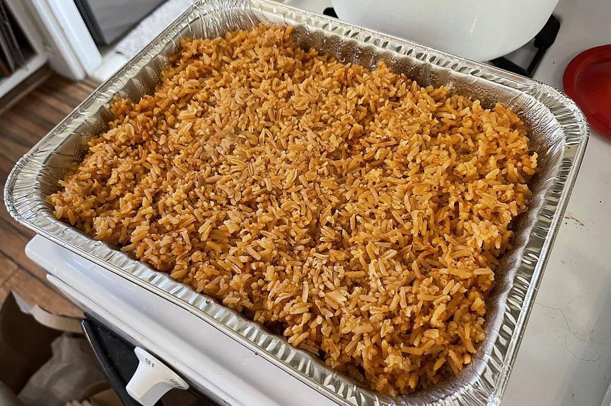 ilustrasi arroz rojo