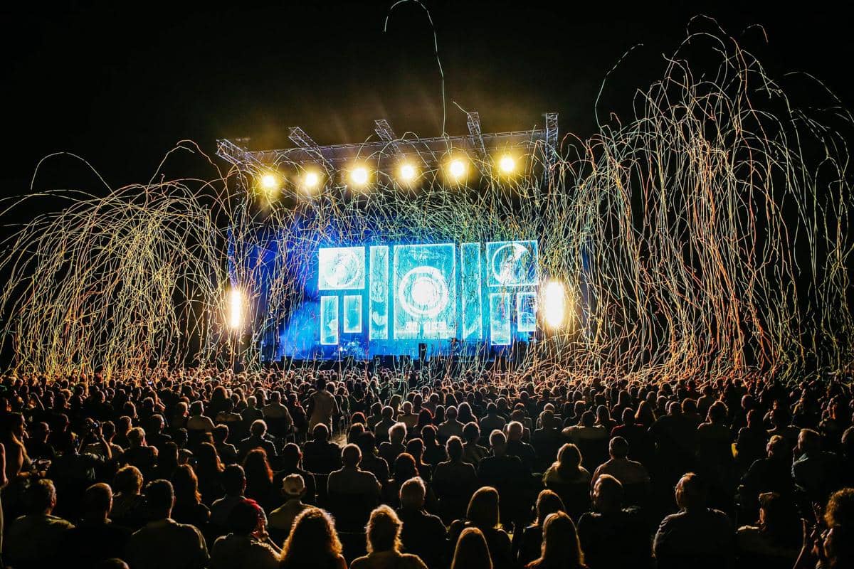 5 Inspirasi Bisnis Jasa di Tempat Konser, Cari Cuan Tambahan!