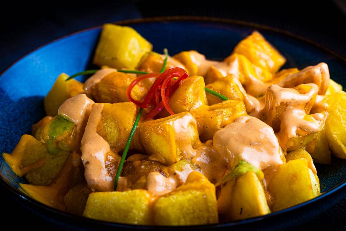 Patatas bravas.