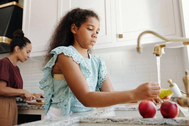 Parentification, Saat Anak Dipaksa Dewasa Sebelum Waktunya