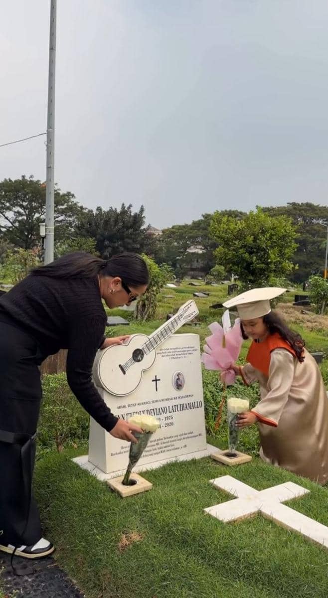 Gewa di pusara Glenn Fredly umumkan lulus TK