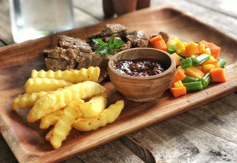 Resep Bistik Daging Sapi Sederhana yang Empuk dan Juicy