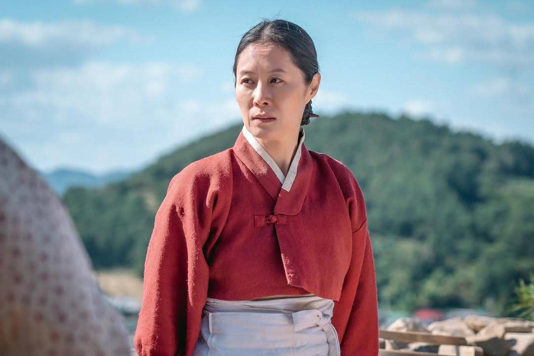 Moon So Ri di drama Jeongnyeon: The Star Is Born