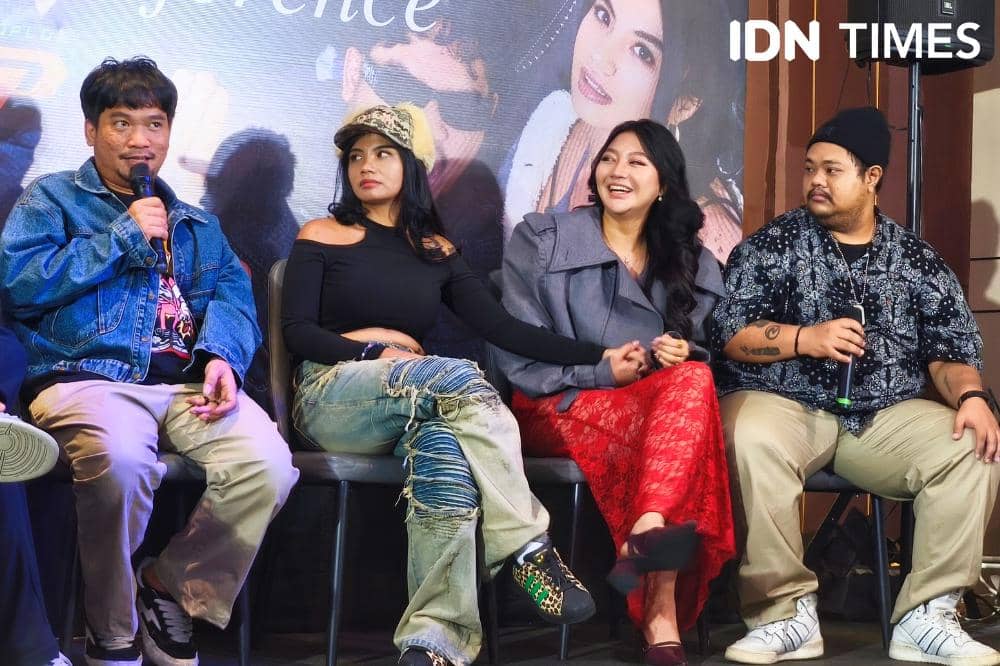 Para personel RoBoKop, Rombongan Bodonk Koplo, saat press conference di Jakarta, Rabu (10/6/2026) (IDN Times/Juan Dwi)