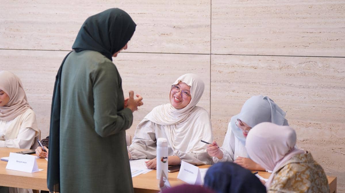 Beasiswa Program Ri'aya 2026 di Qatar oleh Paragon Wardah. 