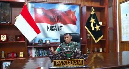 Pangdam XXIV/Mandala Trikora, Mayjen TNI Frits Wilem Rizard Pelamonia bantah TNI terlibat kasus Mama Sinta. (Dok. Istimewa).