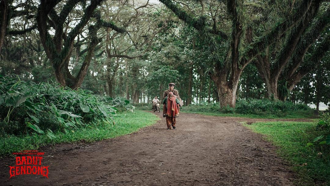 Marthino Lio sebagai Darso di film Badut Gendong