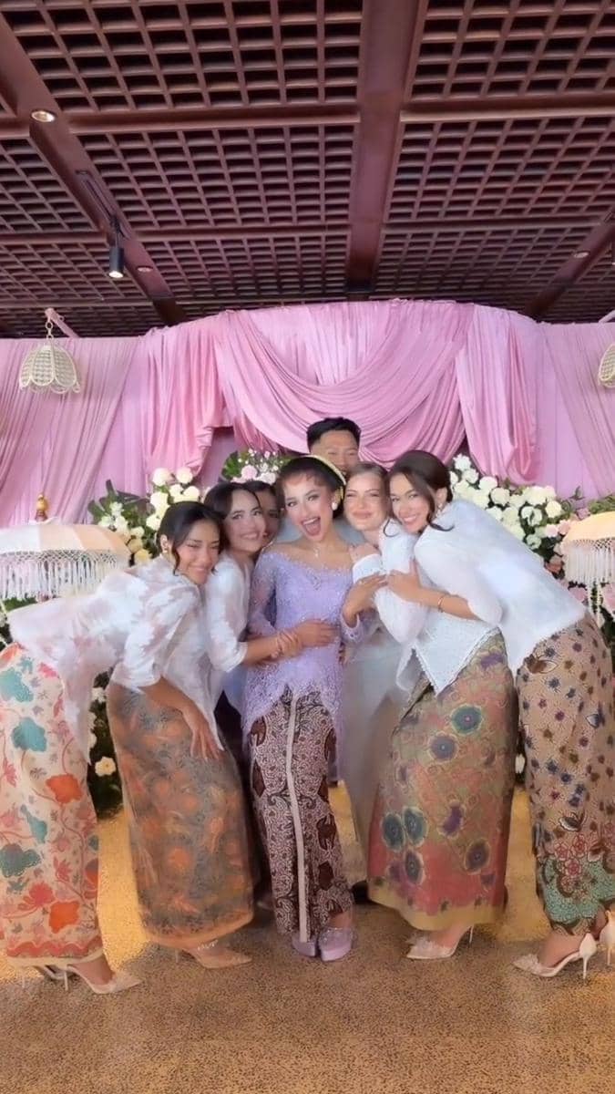 Bridesmaid Jennifer Coppen