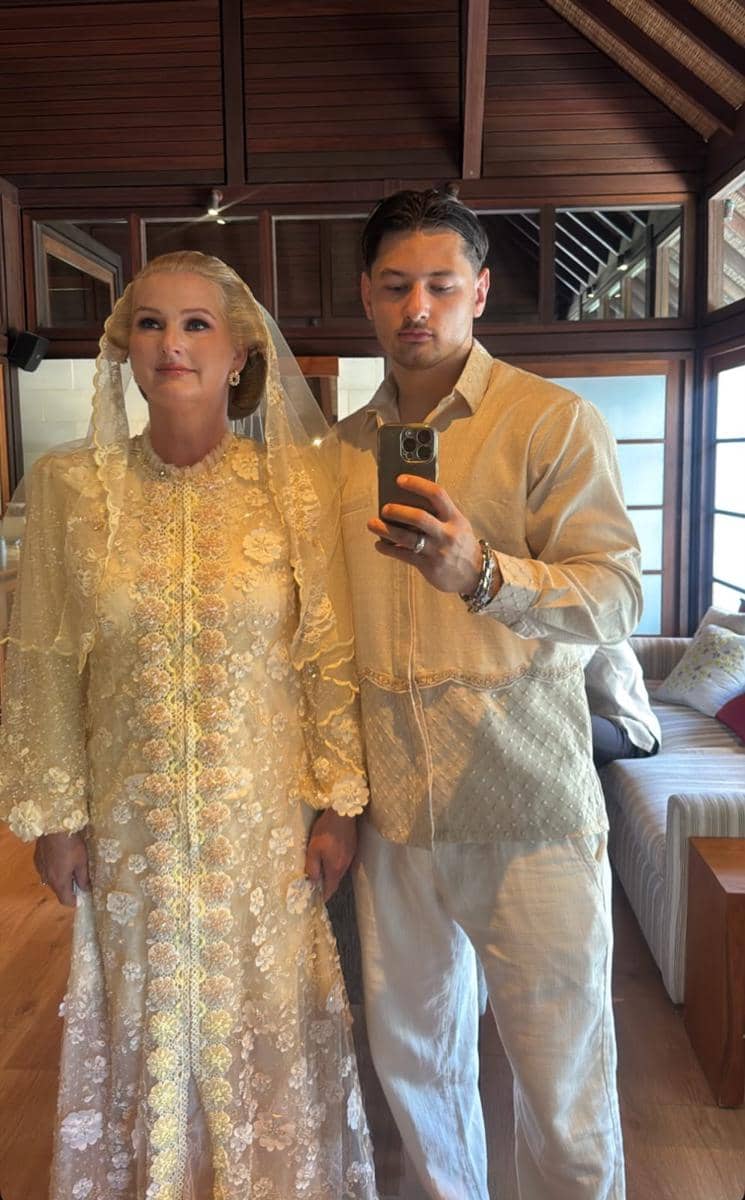 Gaya Keluarga dan Tamu di Pengajian-Siraman Jennifer Coppen (instagram.com/danihubnerb)