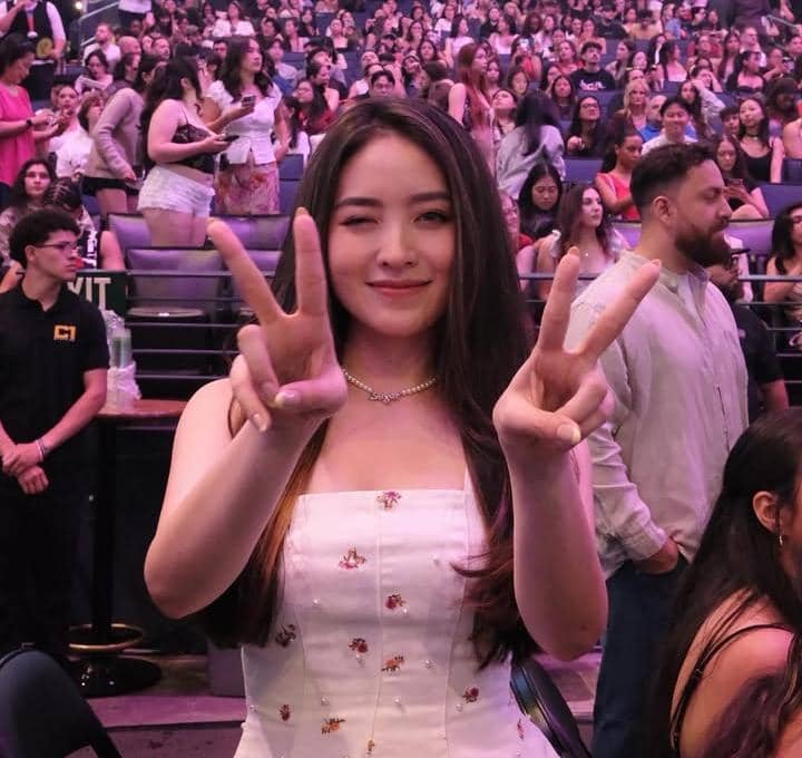 potret Natasha Wilona nonton konser Ariana Grande di Oakland