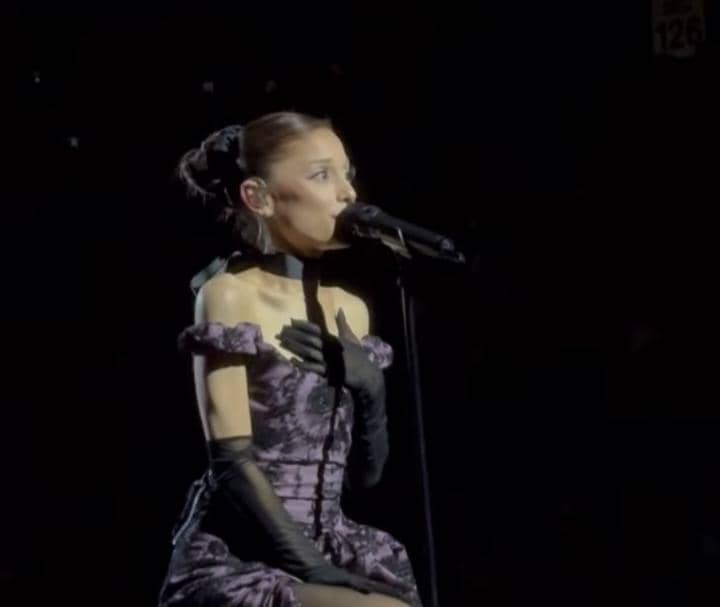 potret Natasha Wilona nonton konser Ariana Grande di Oakland