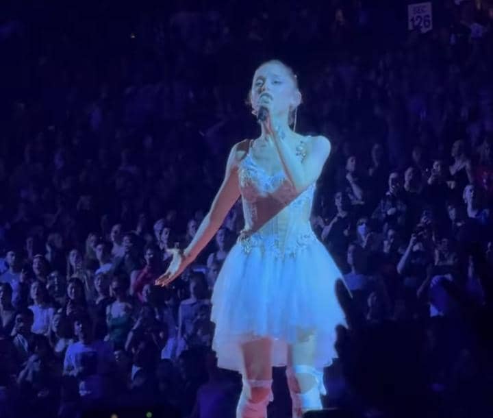 potret Natasha Wilona nonton konser Ariana Grande di Oakland