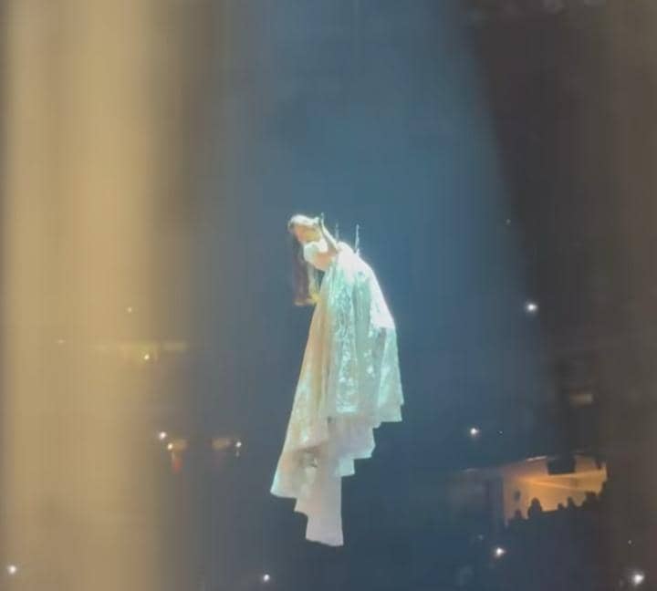 potret Natasha Wilona nonton konser Ariana Grande di Oakland