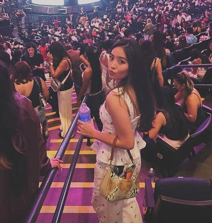 potret Natasha Wilona nonton konser Ariana Grande di Oakland