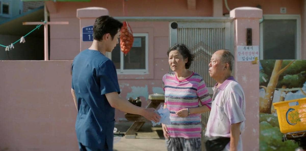 Cuplikan drama Doctor on the Edge (dok. Disney+/ Doctor on the Edge)