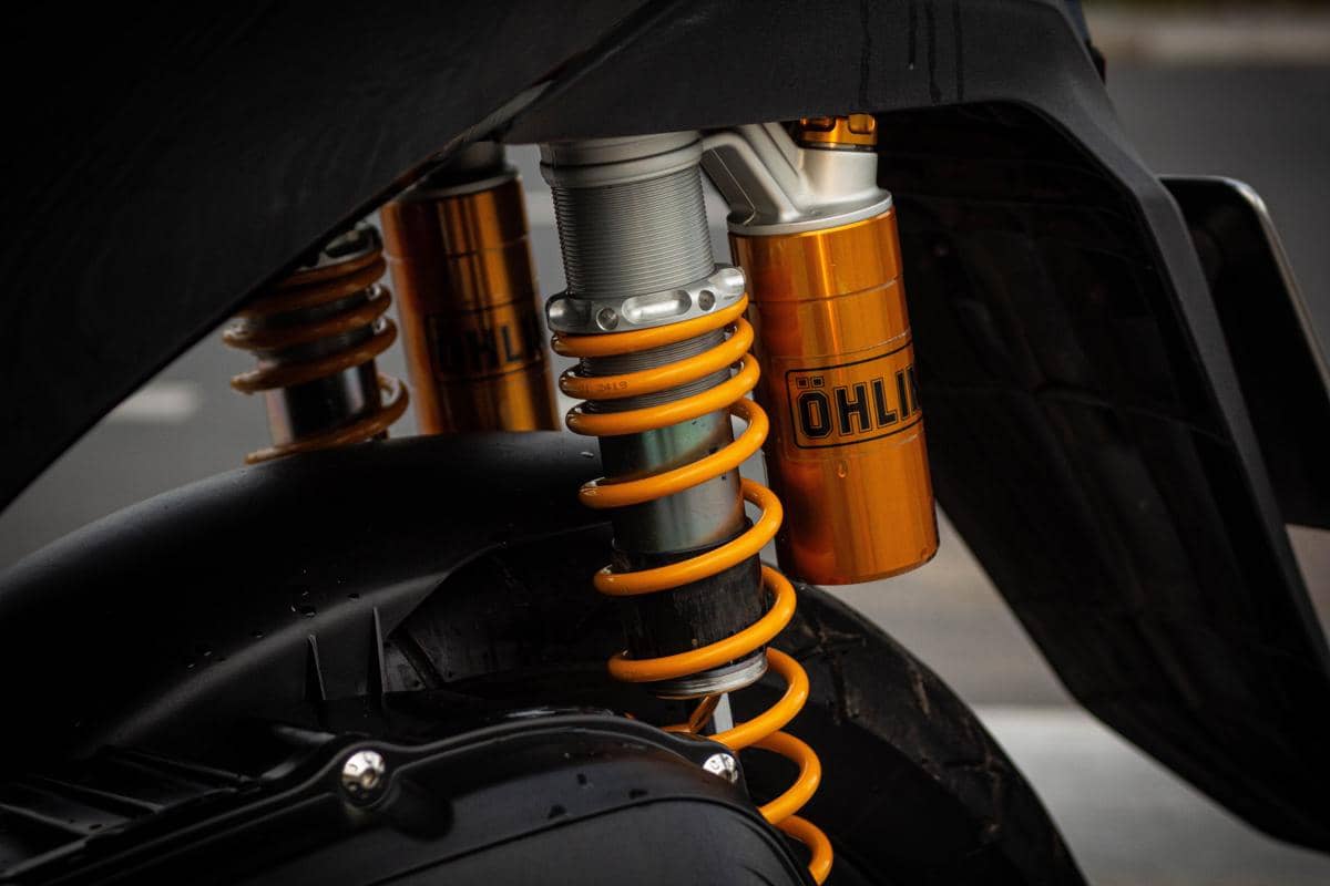 ilustrasi shockbreaker motor