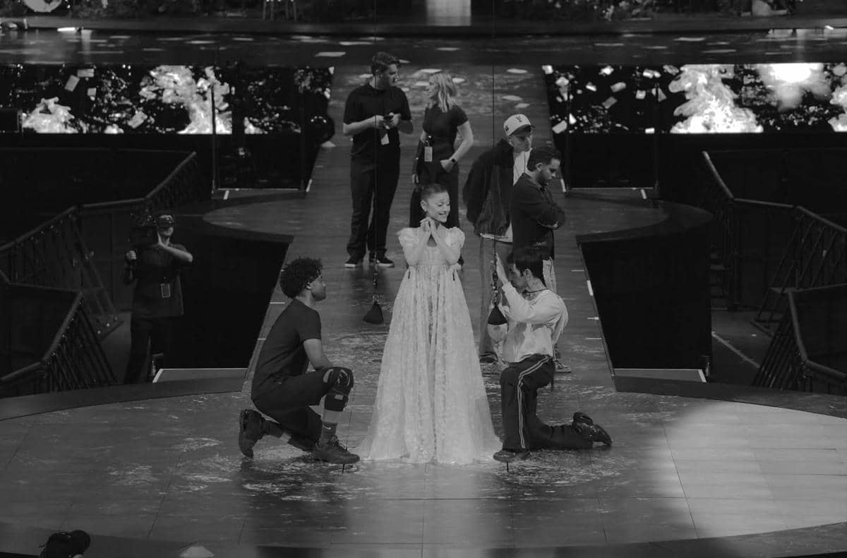Ariana Grande dalam The Eternal Sunshine Tour