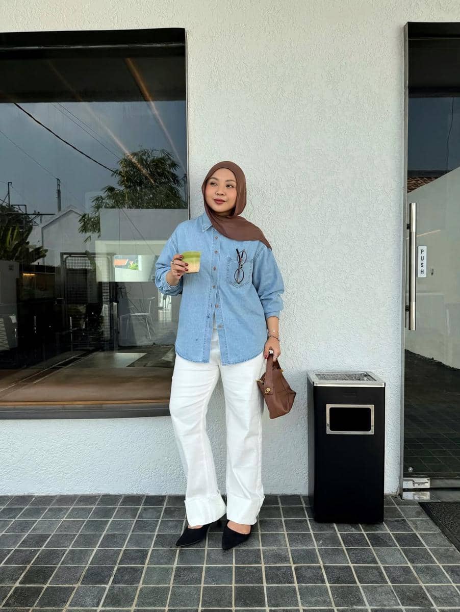 OOTD Celana Putih ala Siti Rachmah