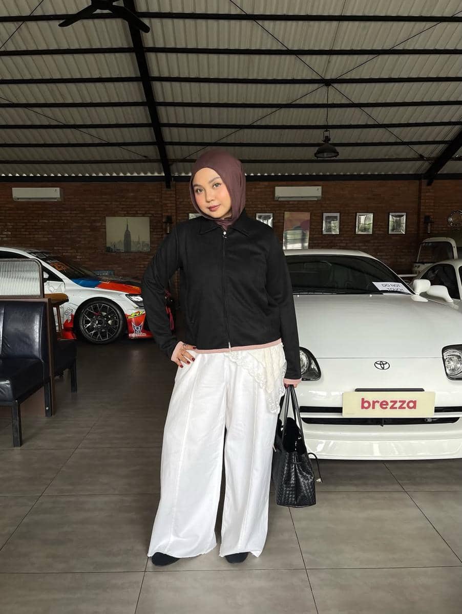 OOTD Celana Putih ala Siti Rachmah