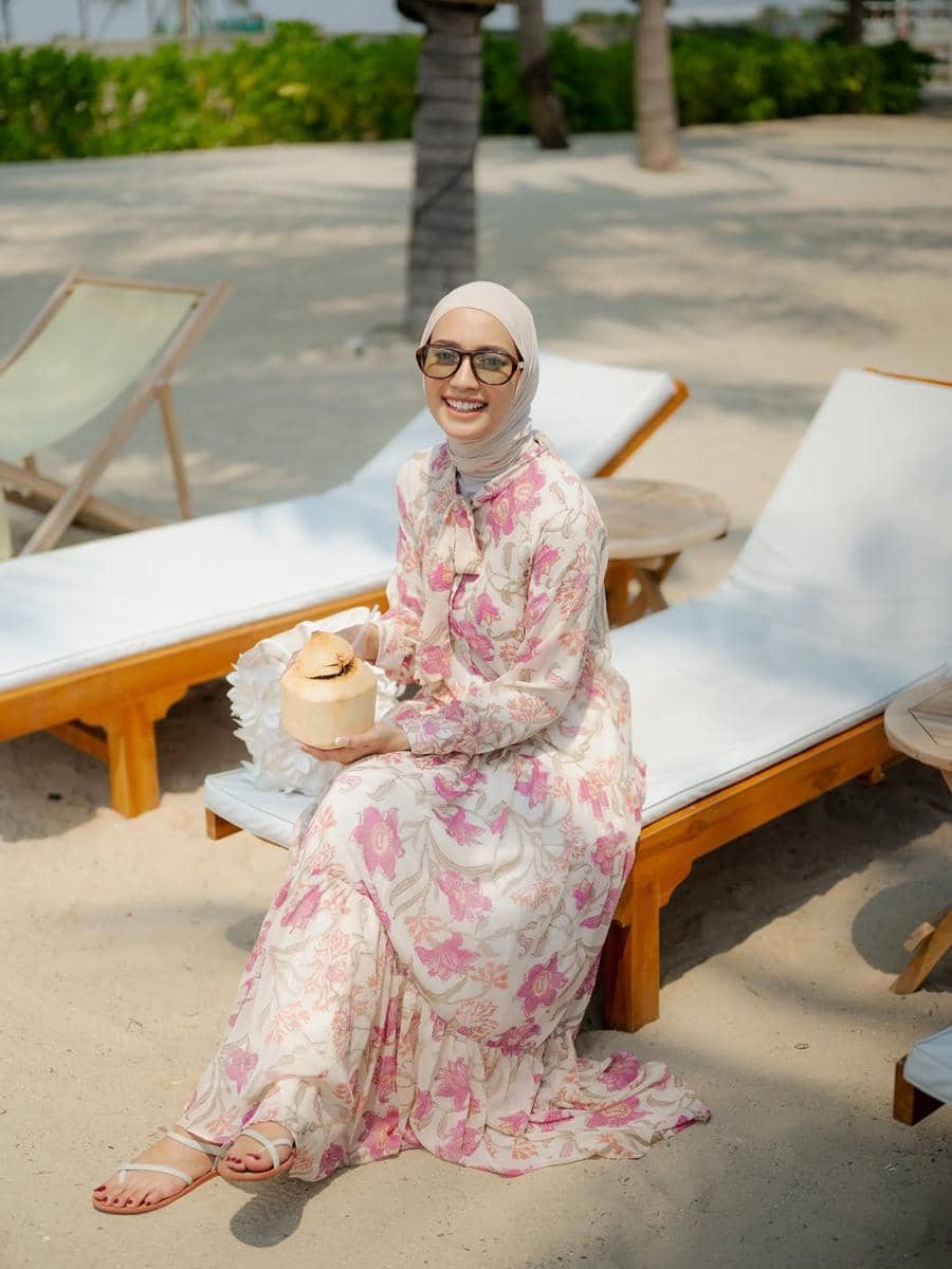 OOTD ke Pantai ala Mega Iskanti