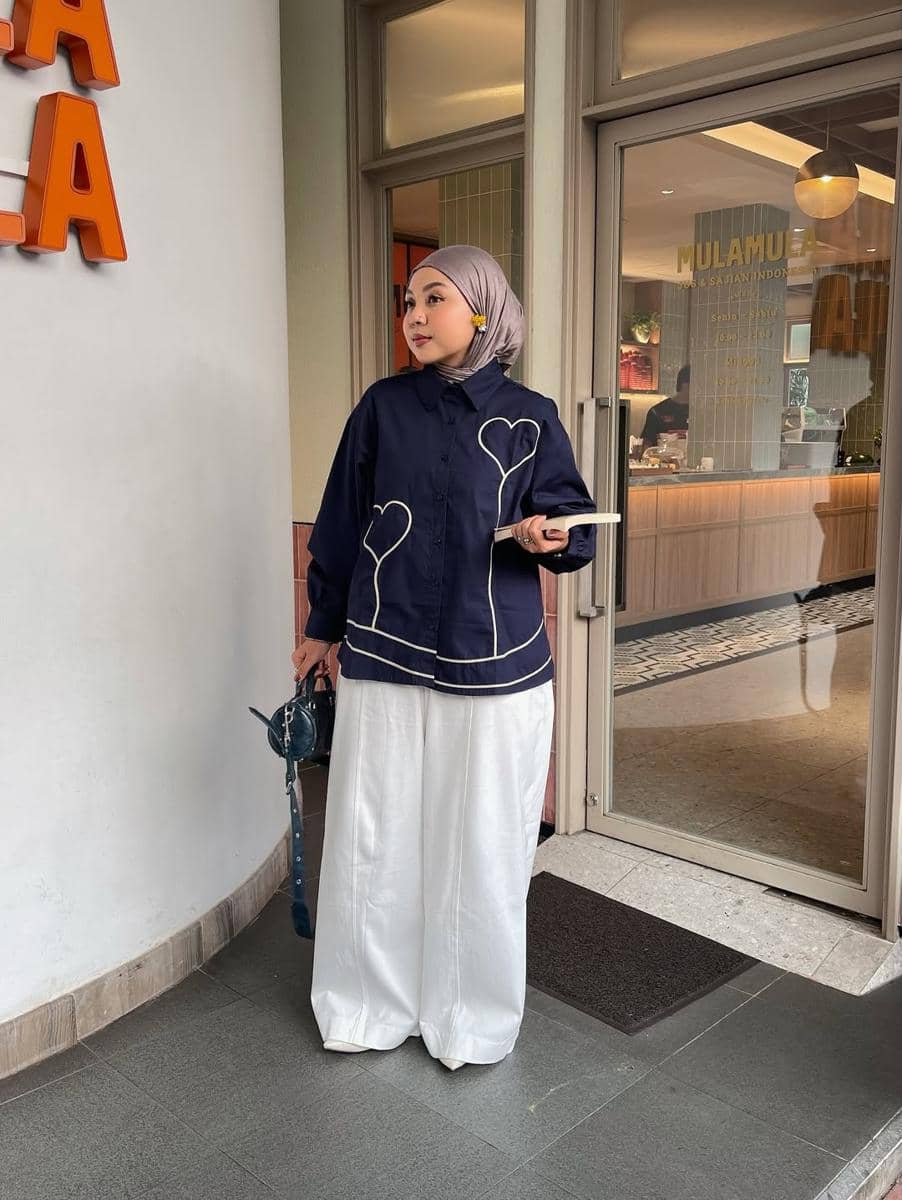 OOTD Celana Putih ala Siti Rachmah