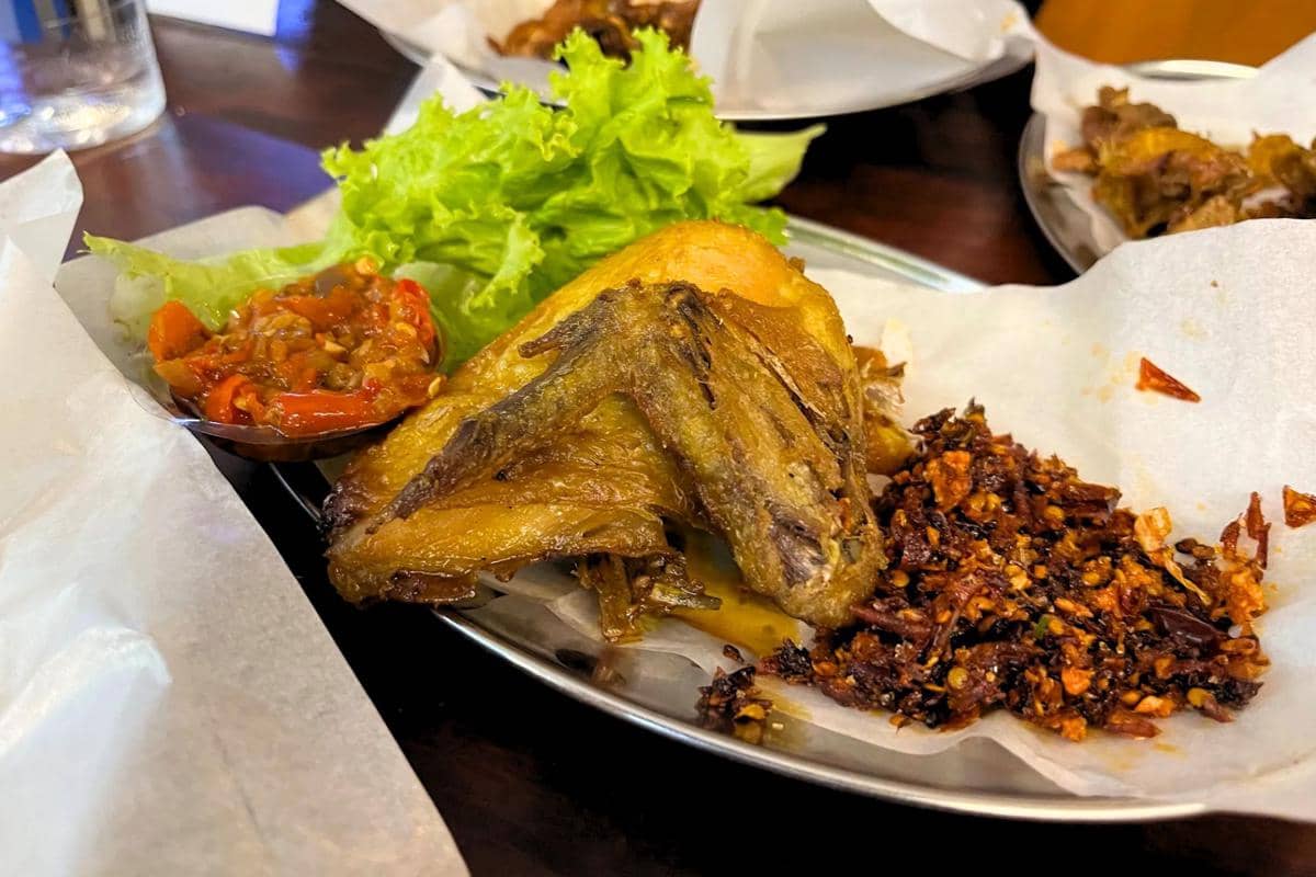 5 Rekomendasi Ayam Viral di Blok M, Sudah Coba Belum?