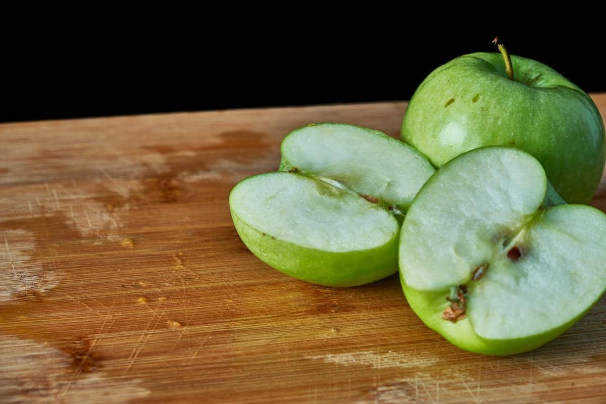 ilustrasi buah apel