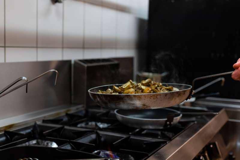 Ilustrasi Cara Masak Cabai Gendot Cumi Tumis Viral.