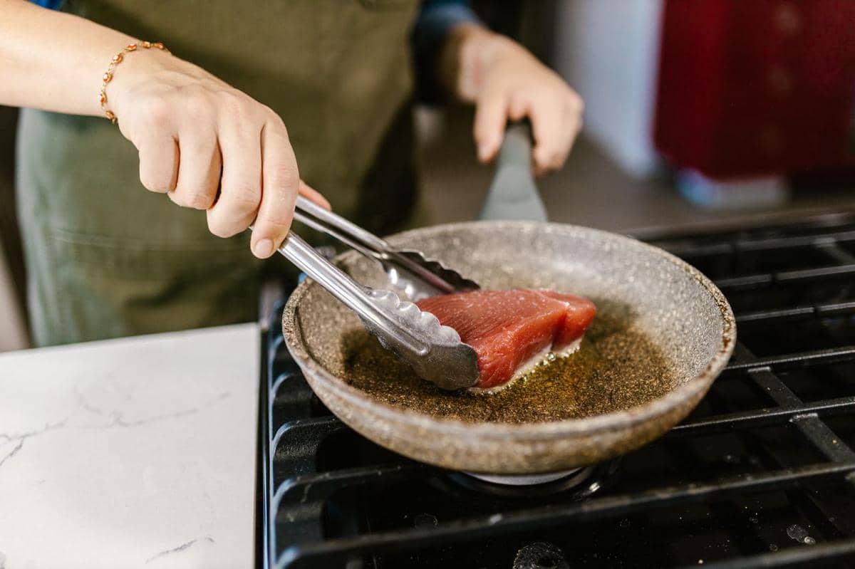 Kenapa Daging Menjadi Alot setelah Dimasak Terlalu Lama?