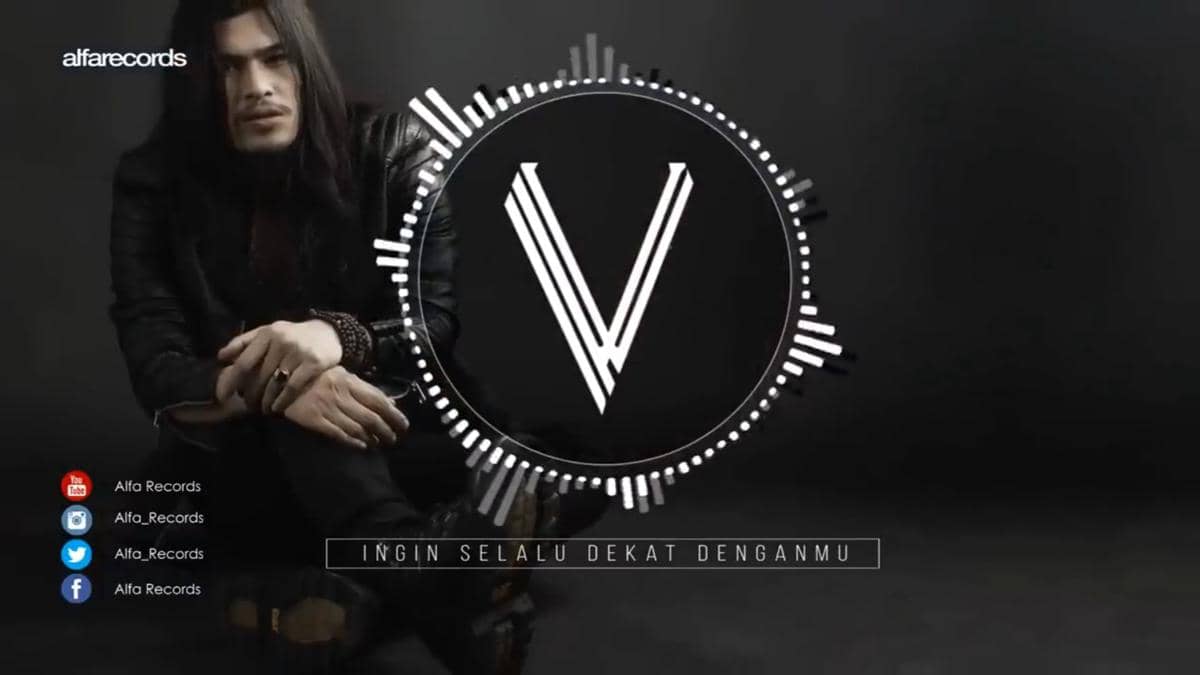 cuplikan video lirik "Berpura-pura"