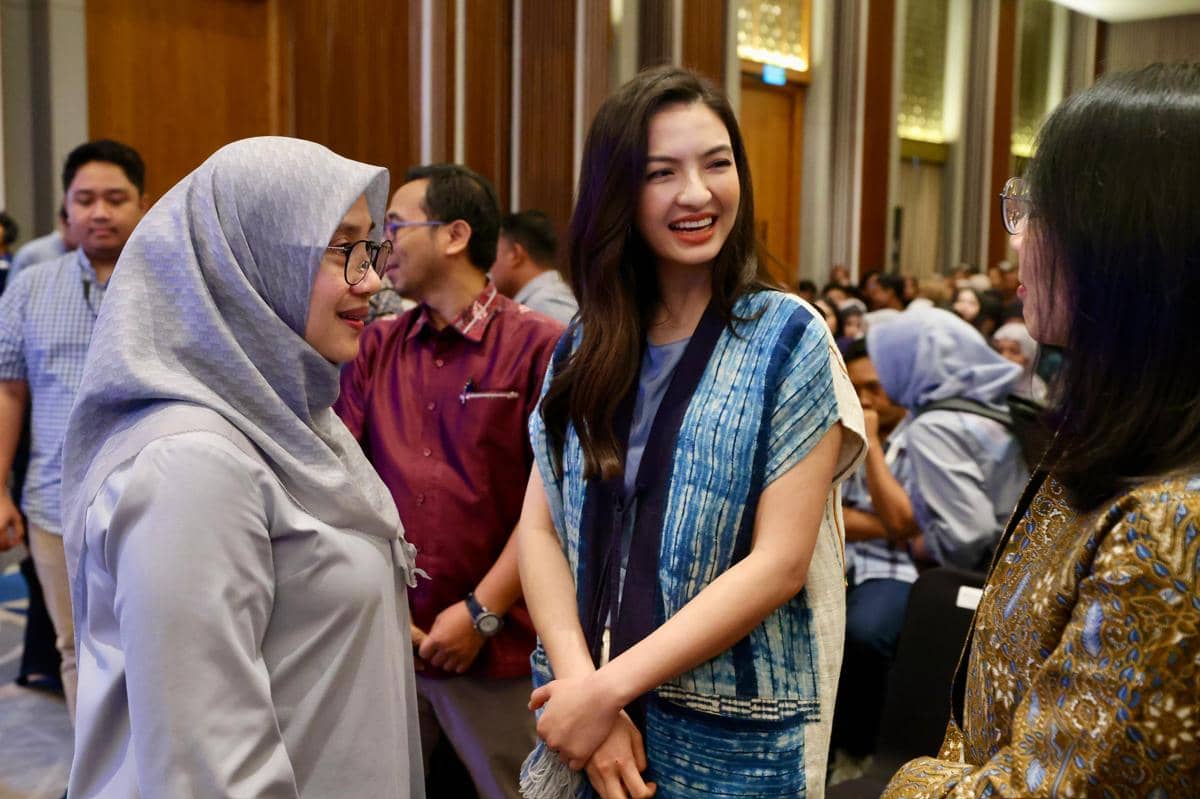 Raline Shah Ajak Keluarga Jelajahi Pesona Wisata Alam Banyuwangi