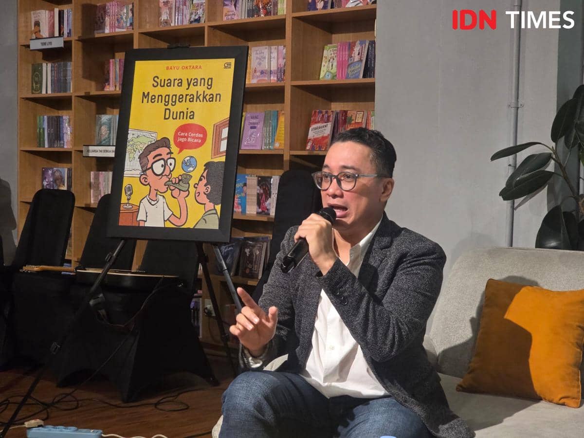 Bayu Oktara, dalam perilisan buku karyanya berjudul Suara yang Menggerakkan Dunia di Gramedia Jalma