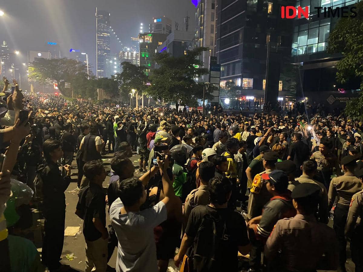 Blokade Polisi Dibuka, Lalu Lintas di Jalan Sudirman Kembali Lancar