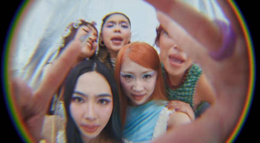Lirik dan Makna Hompimpa, Lagu Debut MARBLES yang Catchy dan Melokal