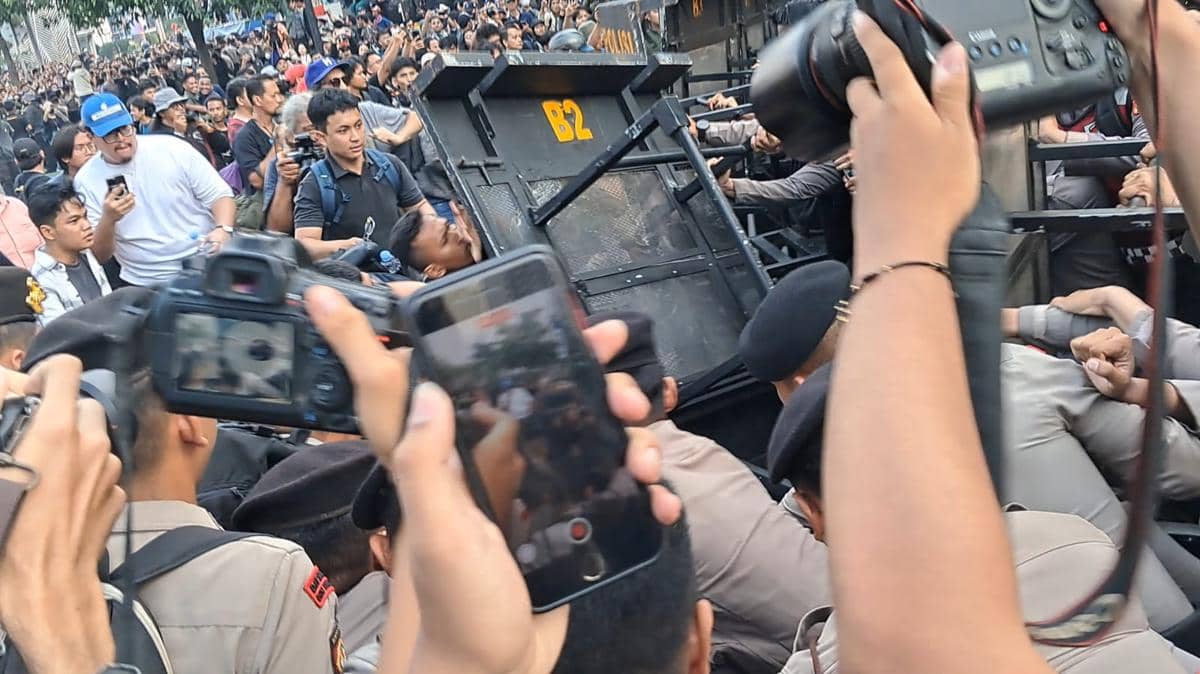 Rangkuman Aksi Demonstrasi #MenujuIndonesiaBangkrut di Bundaran HI 